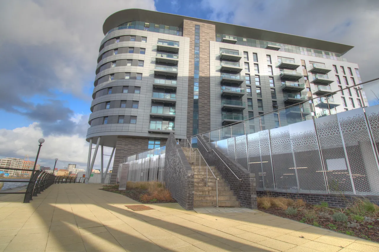 3 bed flat for sale, Pomona Strand, Manchester, M16