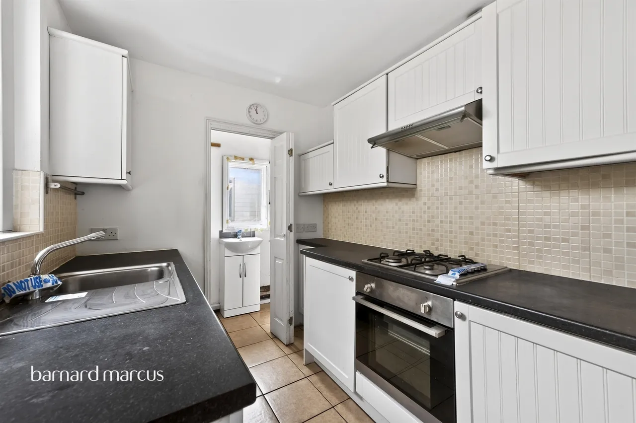 Endsleigh Road, Merstham, RH1, photo 6