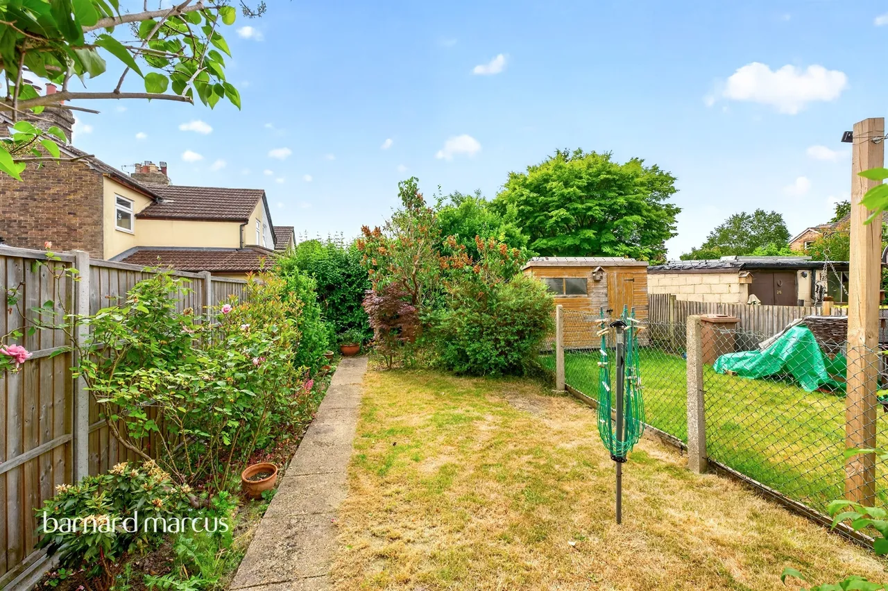 Endsleigh Road, Merstham, RH1, photo 5