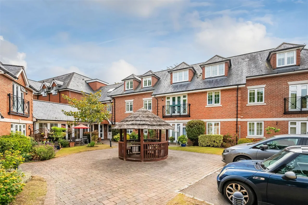 Leatherhead Road, Ashtead, KT21, photo 19