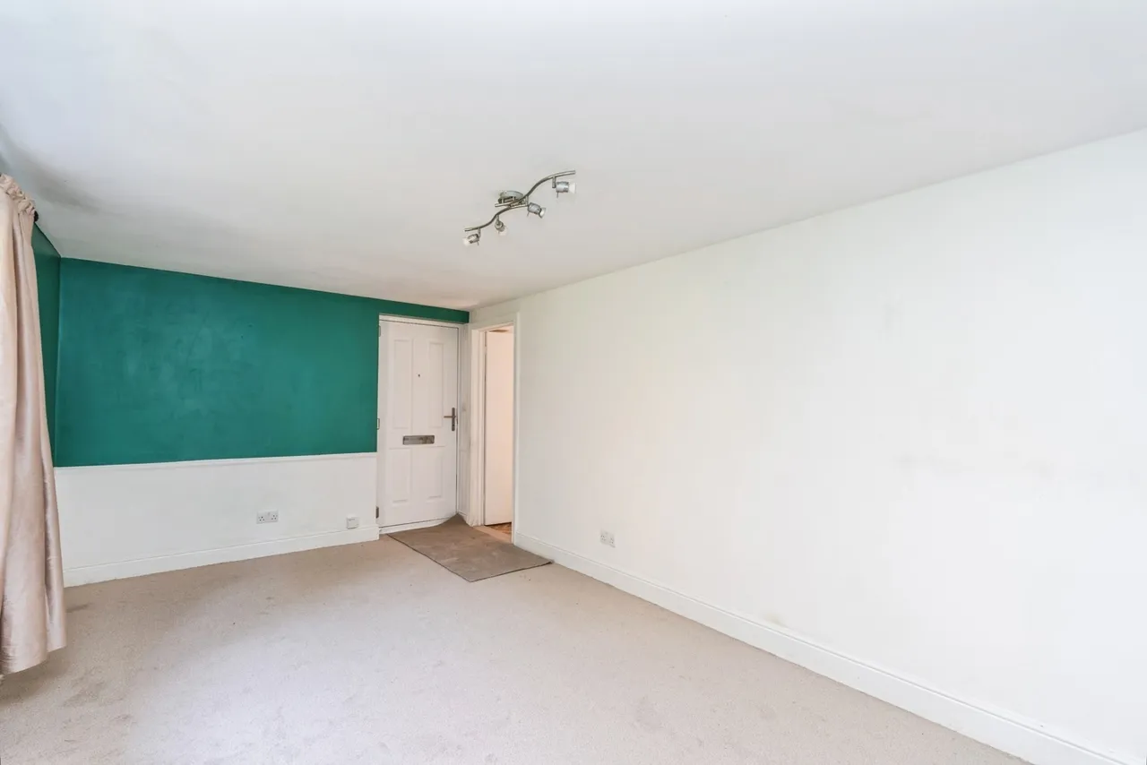 High Street, Lyndhurst, SO43, photo 8