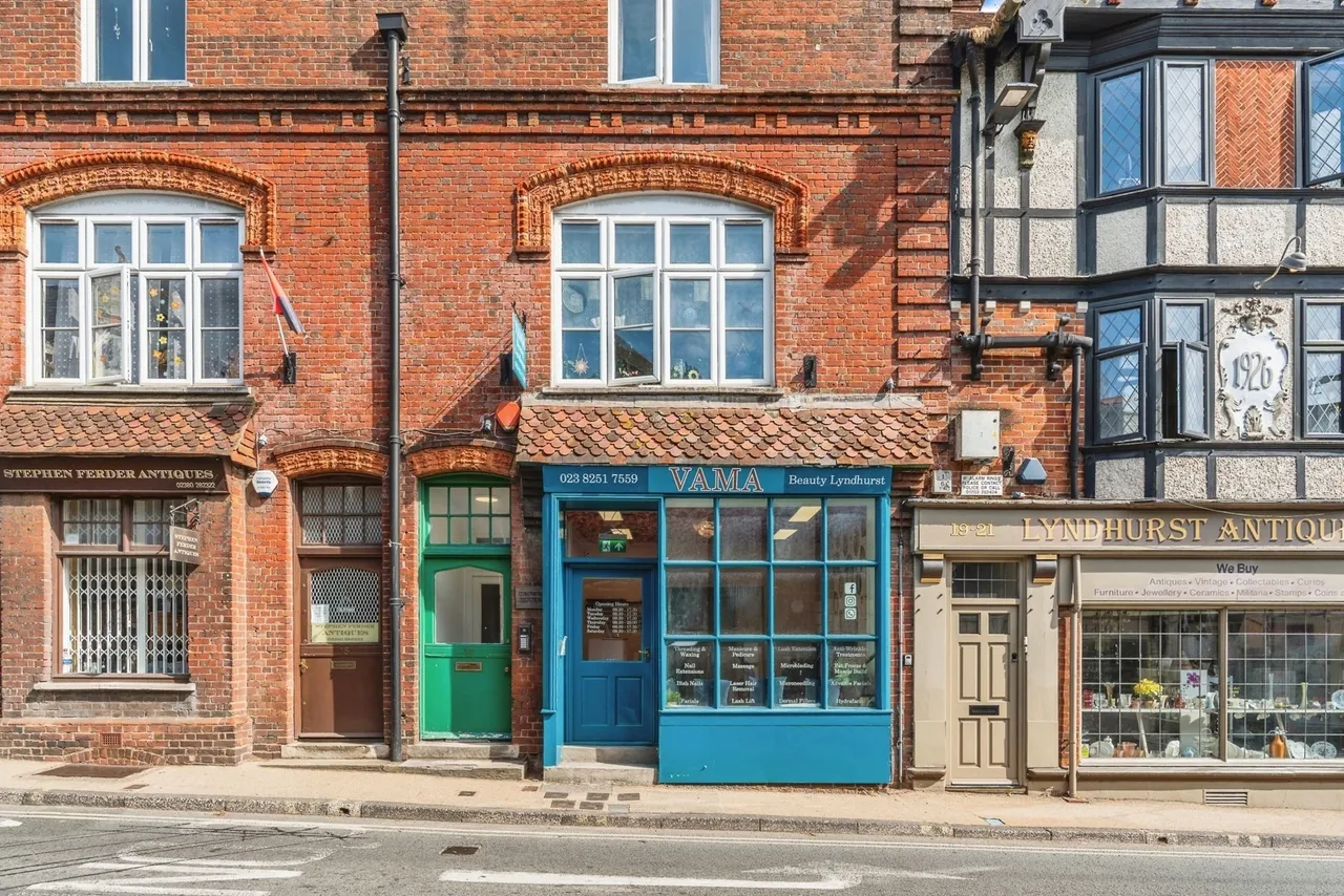 High Street, Lyndhurst, SO43, photo 19