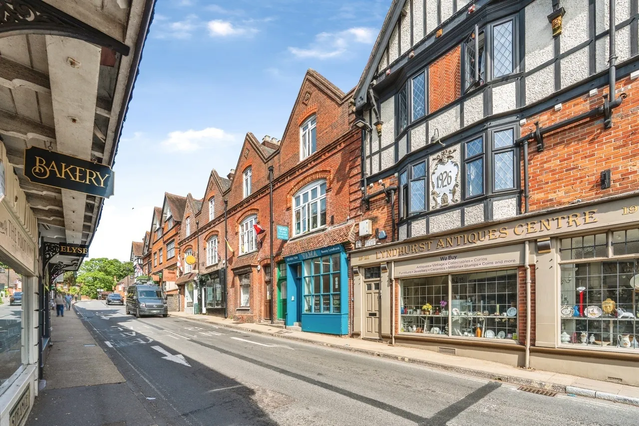 High Street, Lyndhurst, SO43, photo 3