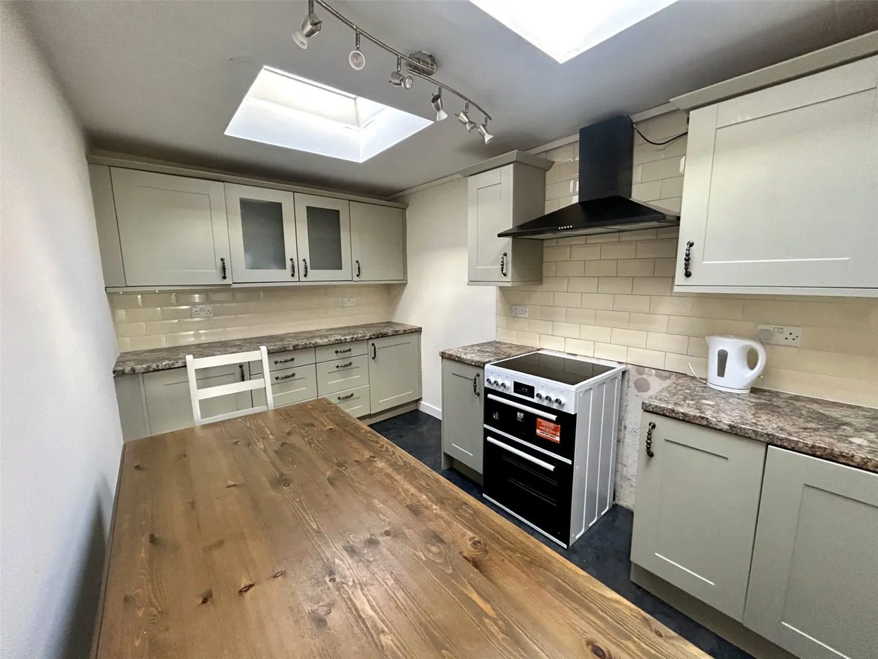 High Street, Pwllheli, LL53, photo 3