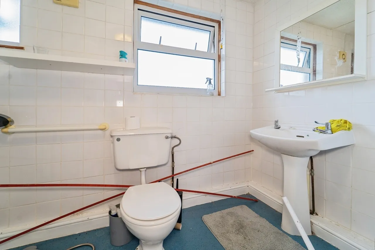 Observatory Avenue, Hakin, SA73, photo 14
