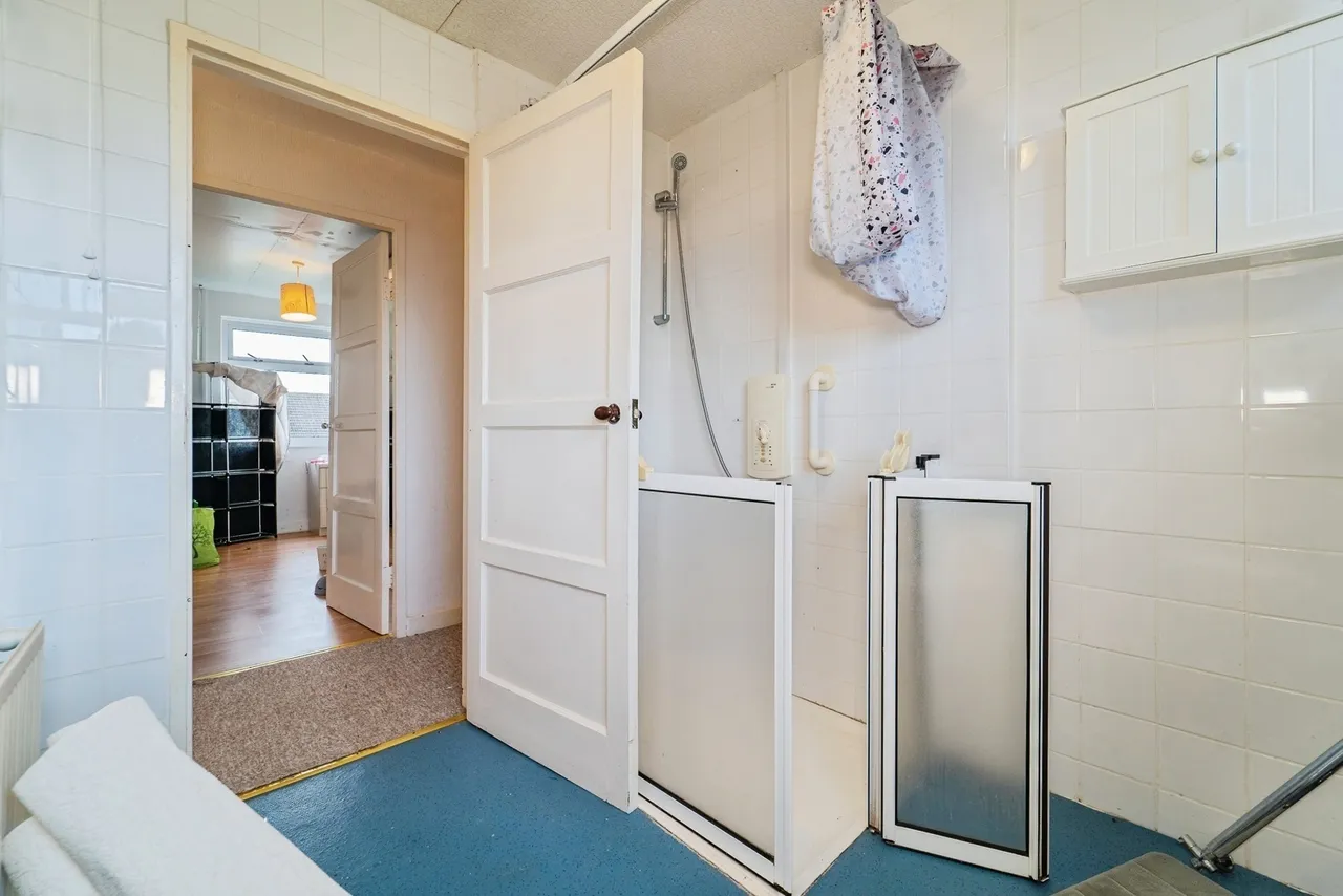 Observatory Avenue, Hakin, SA73, photo 13