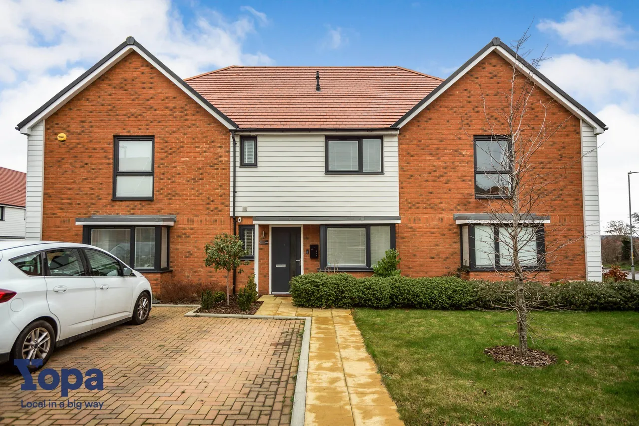 3 bed house for sale, Smedley Road, Faversham, ME13
