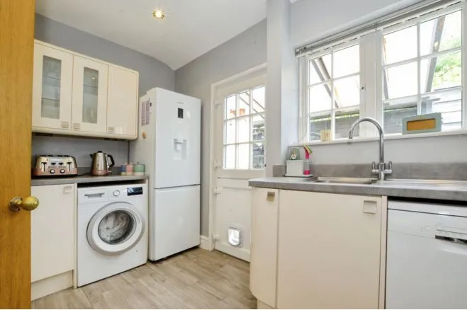 Watling Street, Radlett, WD7, photo 8