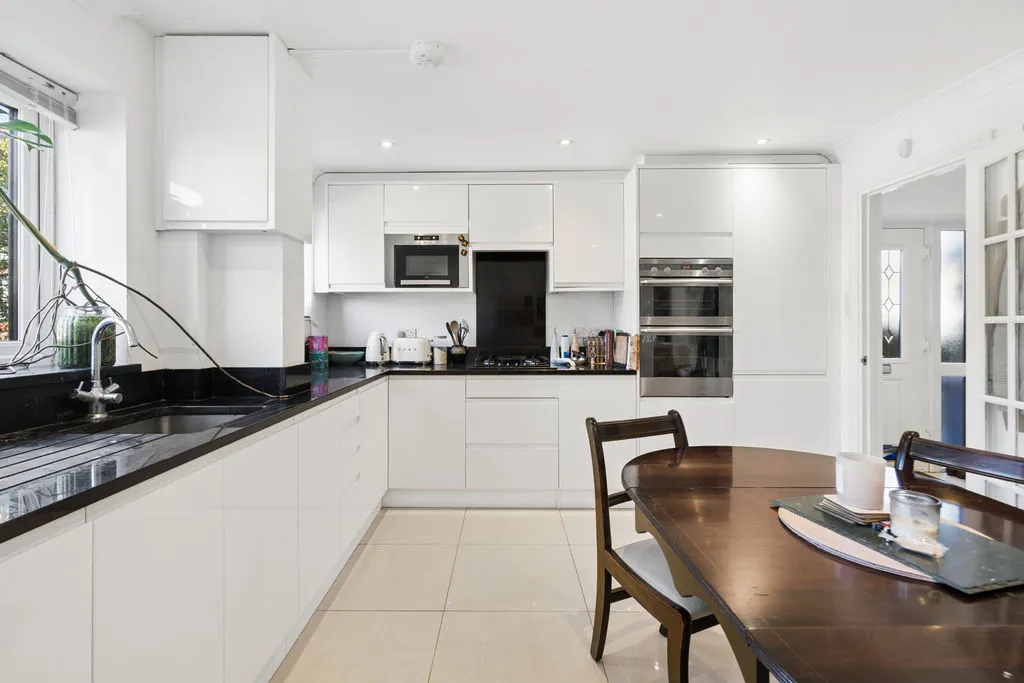 Kingsley Drive, Marlow Bottom SL7 3QR, photo 2