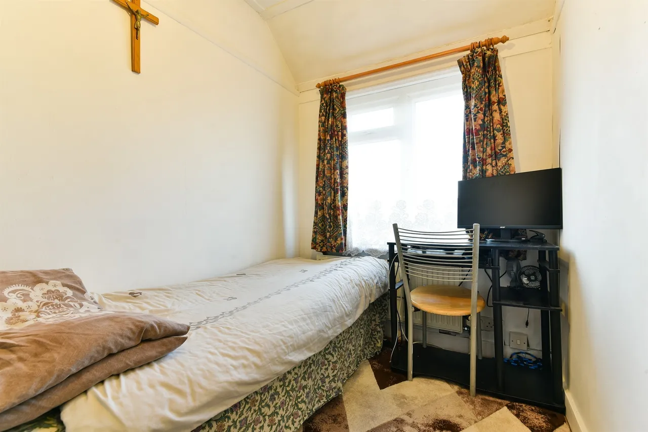Beeston Way, Feltham, photo 7