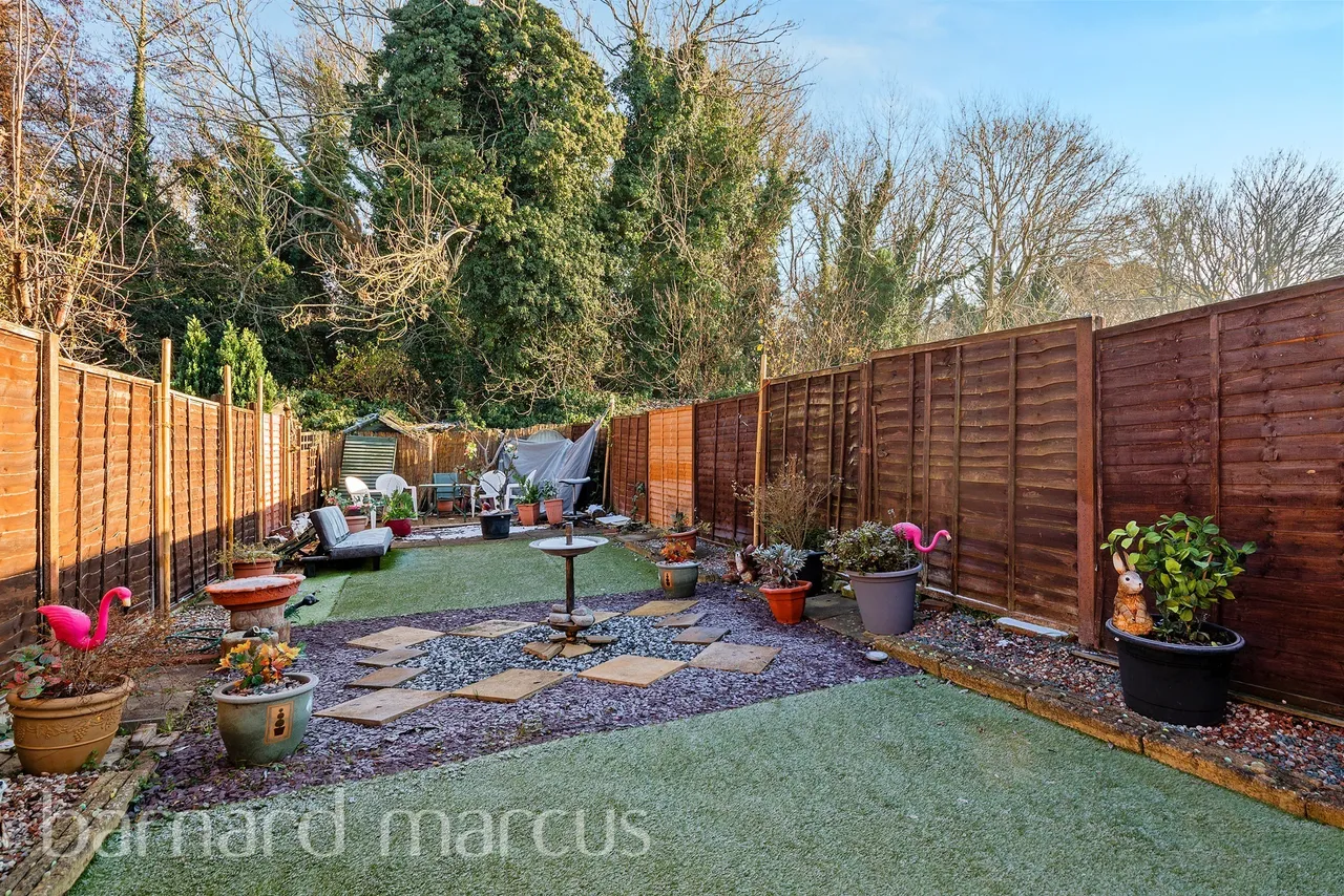 Beeston Way, Feltham, photo 2