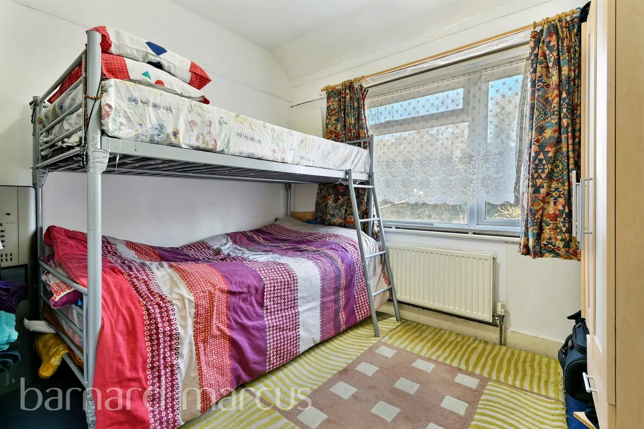 Beeston Way, Feltham, photo 5