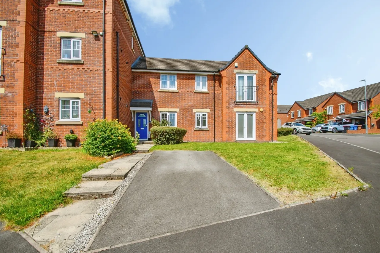 2 bed flat for sale — Stancliffe Drive, MANCHESTER, Lancashire, M27