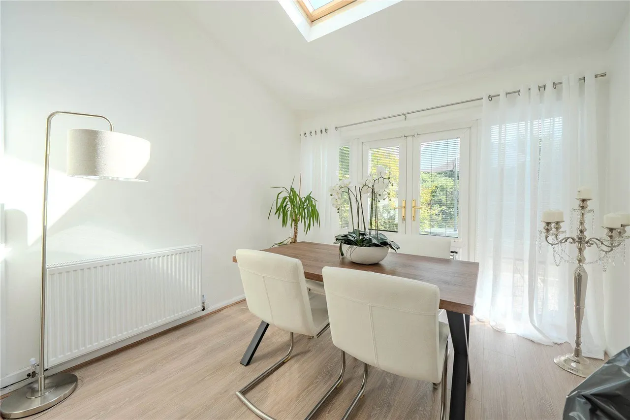 Otley Road, Adel, LS16, photo 5