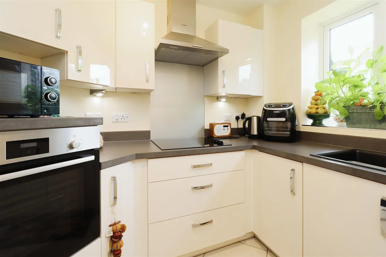 Wenlock Road, Shrewsbury, SY2, photo 11