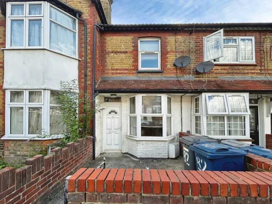 3 bed house for sale, Oakridge Road, High Wycombe, HP11