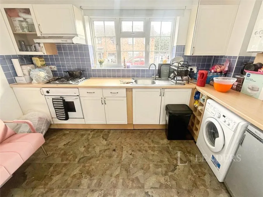 Barnston Close, Luton, LU2, photo 3