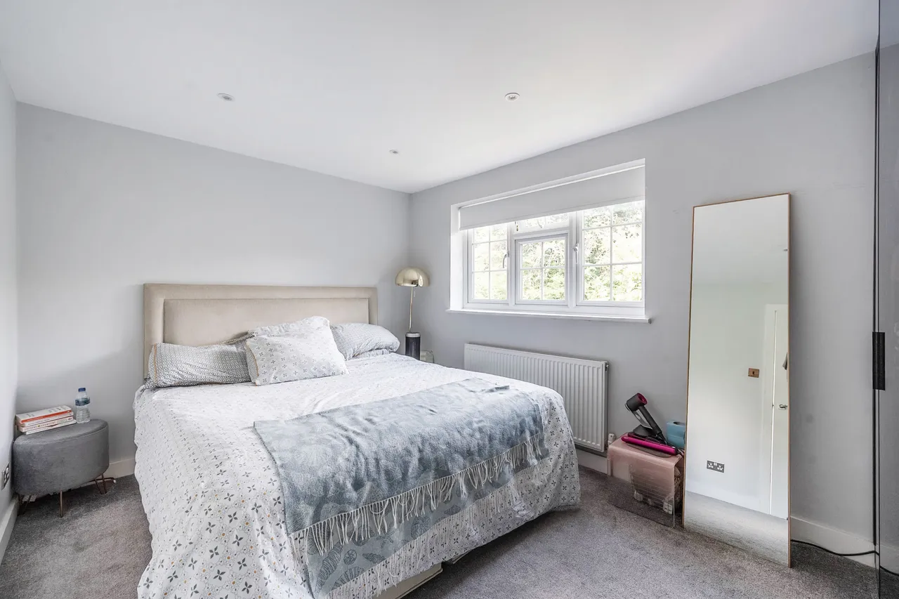 19 Newland Close, Pinner, photo 8