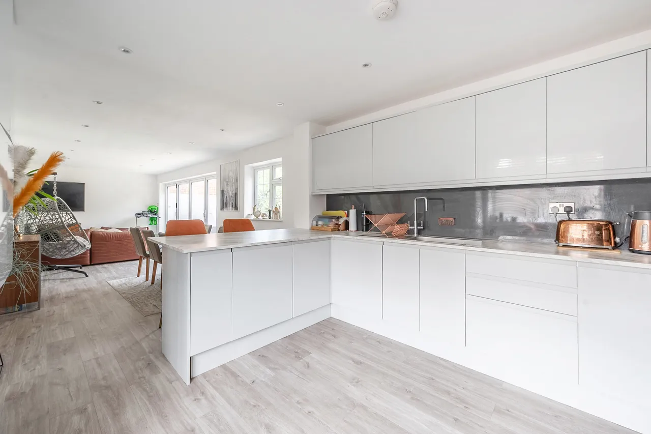 19 Newland Close, Pinner, photo 5