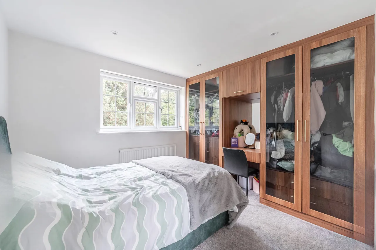 19 Newland Close, Pinner, photo 11