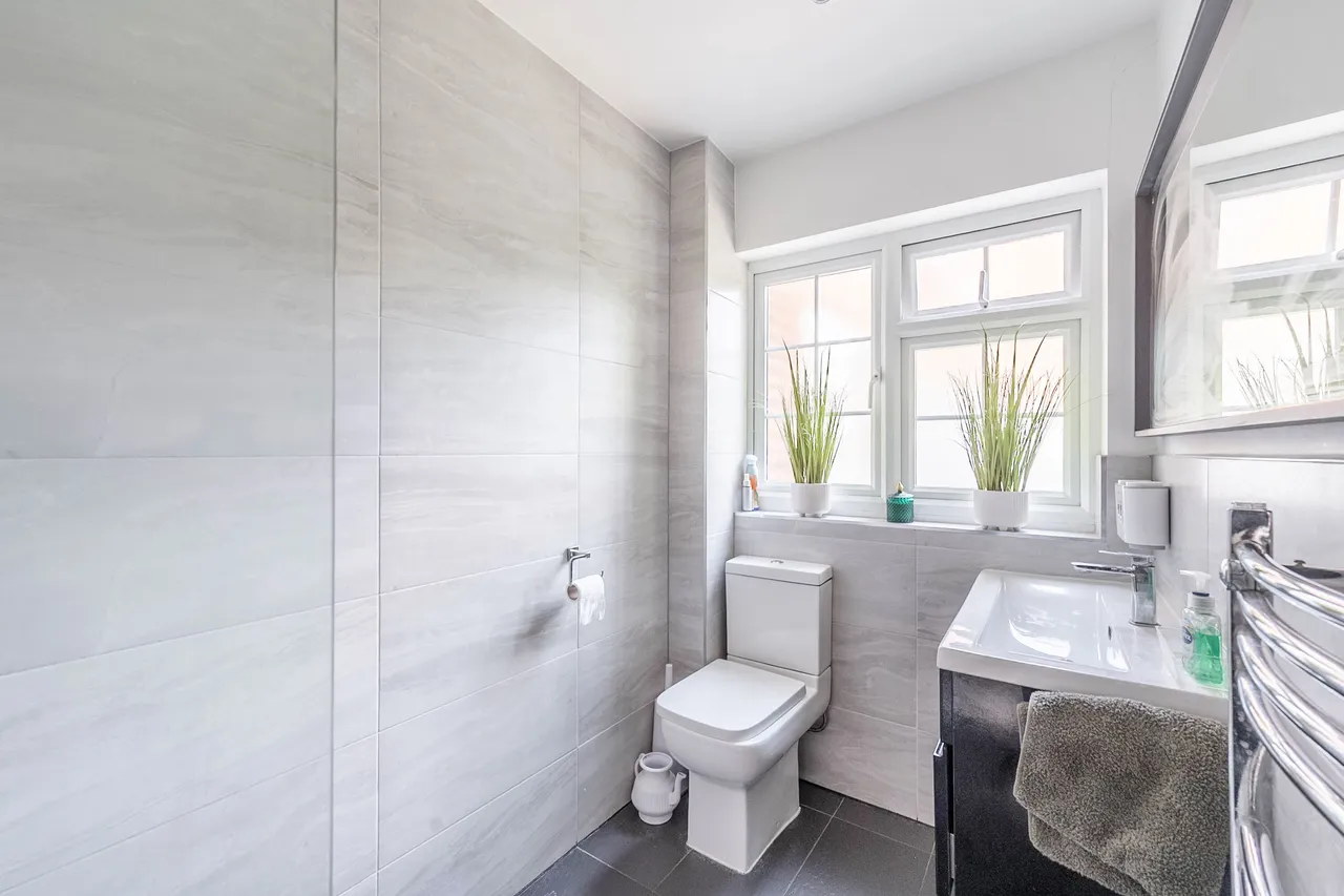 19 Newland Close, Pinner, photo 7