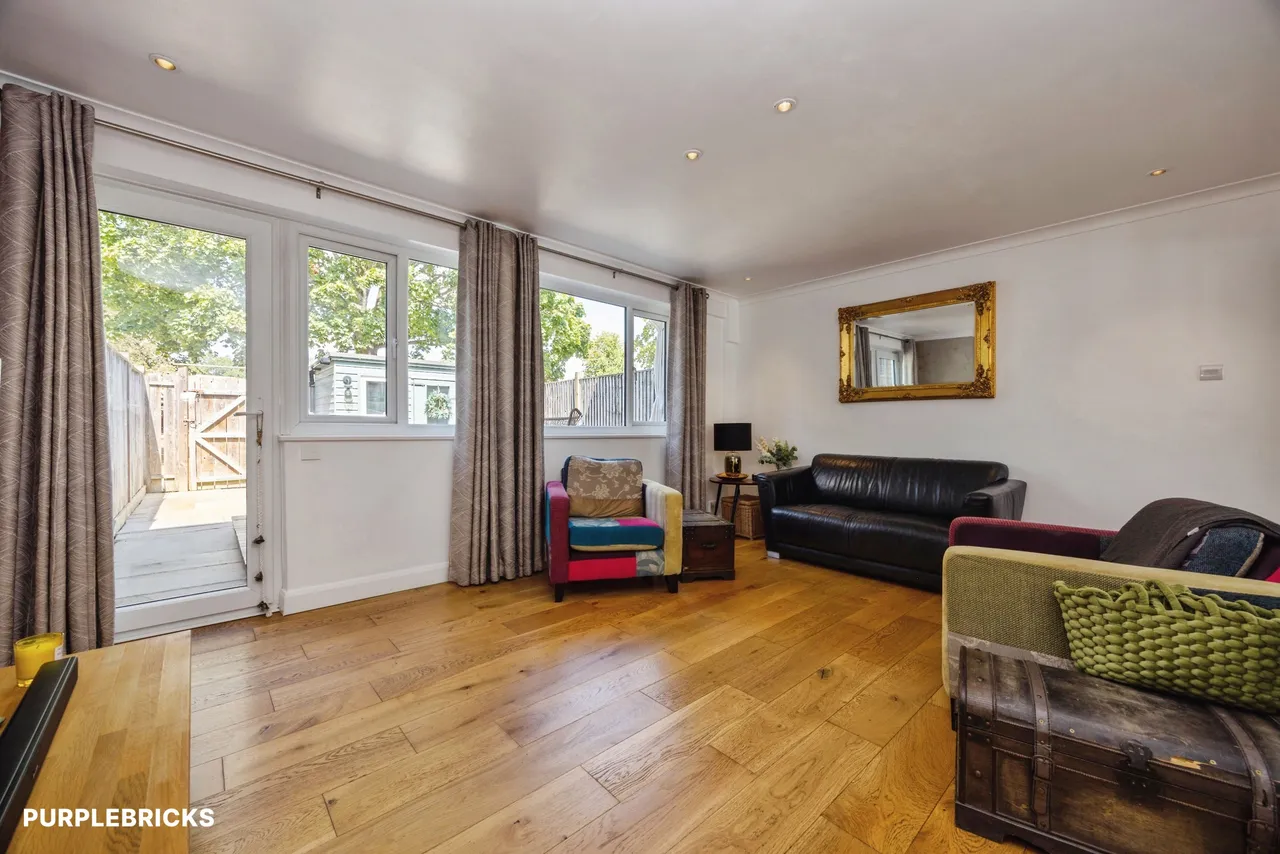 Beaumont Square, Cranleigh, GU6, photo 25
