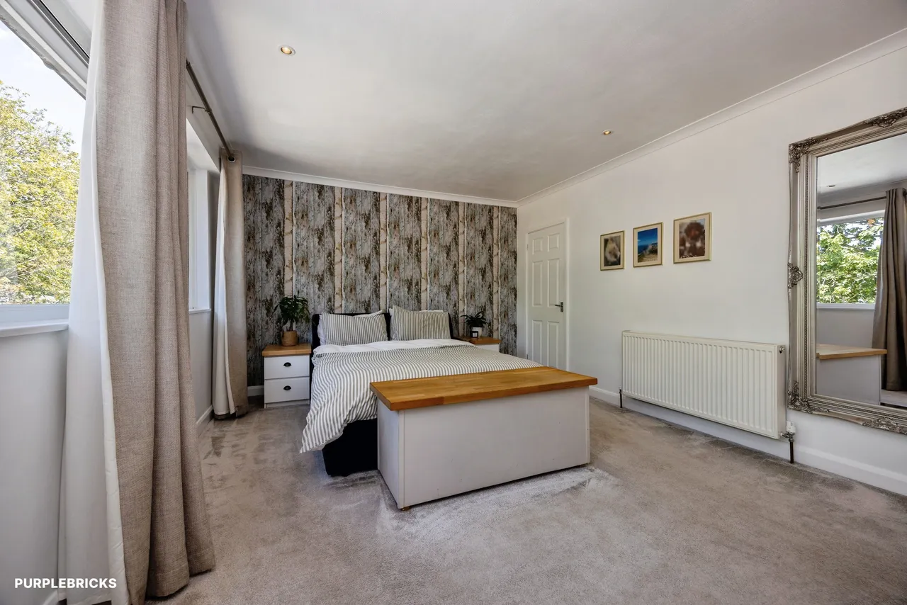 Beaumont Square, Cranleigh, GU6, photo 9