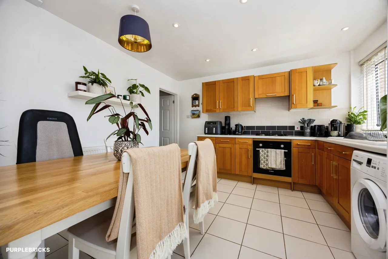 Beaumont Square, Cranleigh, GU6, photo 4