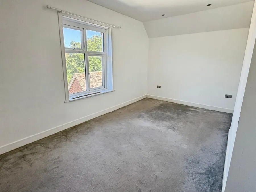 Madeira Road, Totland Bay, PO39, photo 4