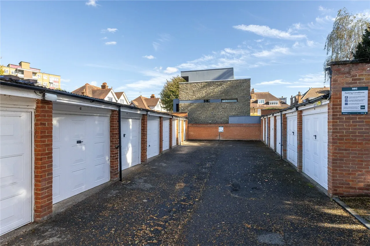 Kings Road, Richmond, TW10, photo 7