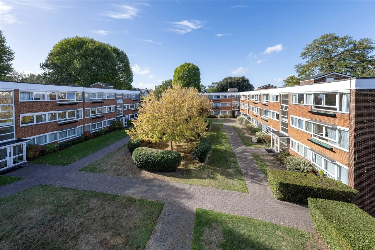 Kings Road, Richmond, TW10, photo 11
