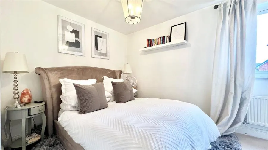 Fullbrook Avenue, Spencers Wood, RG7, photo 2