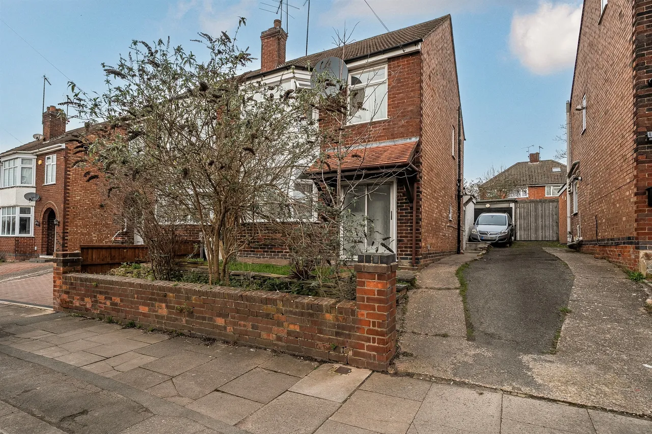 3 bed house for sale — Cecily Road, Coventry