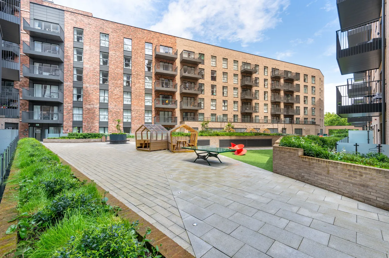 Showflat 3, UNCLE Colindale, 5 Aerial Square, London, photo 2