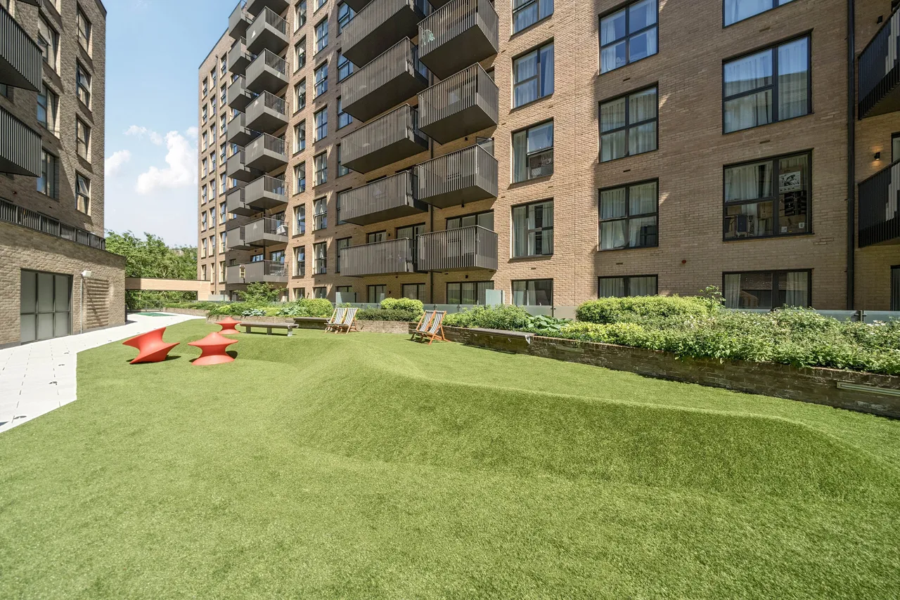 Showflat 3, UNCLE Colindale, 5 Aerial Square, London, photo 11