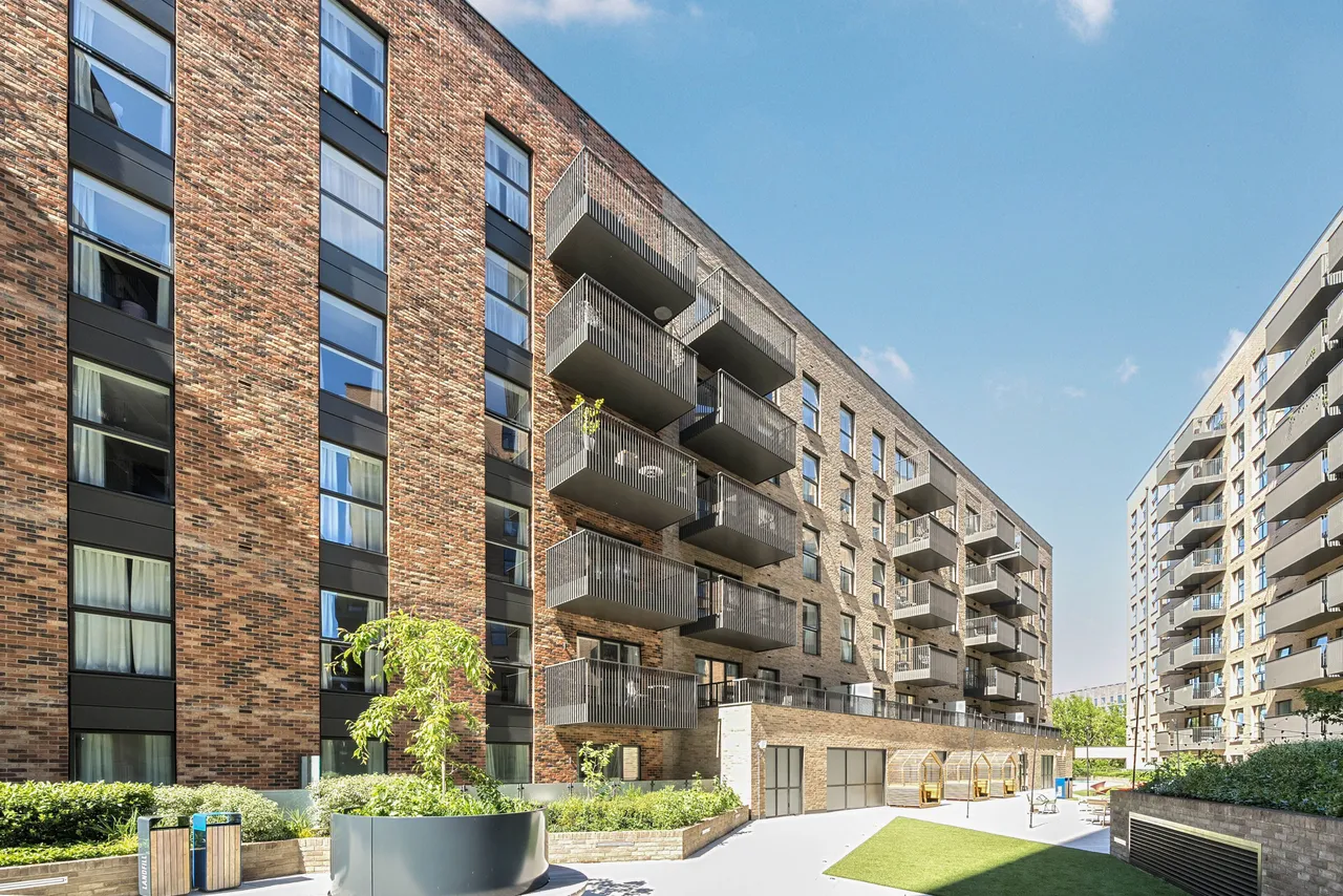 Showflat 3, UNCLE Colindale, 5 Aerial Square, London, photo 6