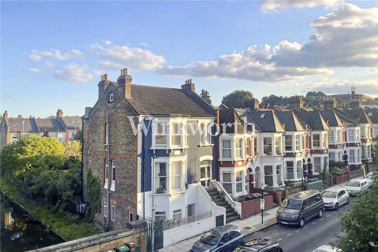 1 bed flat for sale — Pemberton Road, London, N4