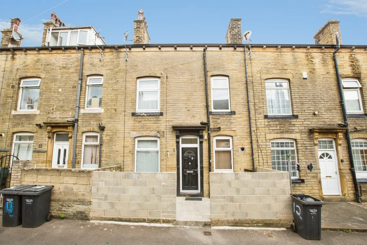 2 bed house for sale — Hermon Grove, Halifax