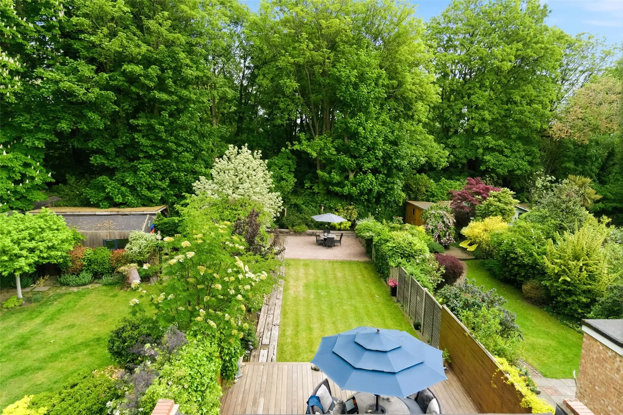 Glamorgan Road, Hampton Wick, KT1 4HP, photo 2