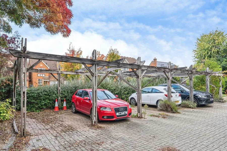 The Orchard, Virginia Water, GU25, photo 25