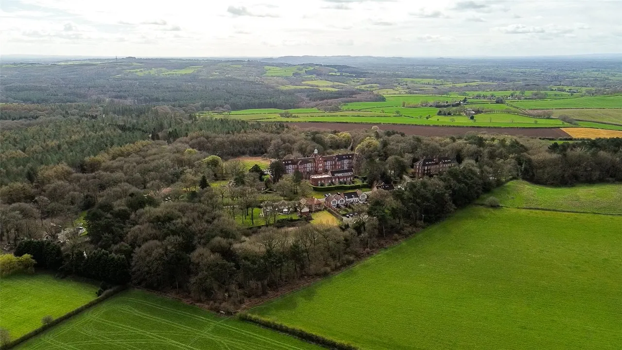 Kingswood Park, Kingswood, Frodsham, Cheshire, WA6 6EH, photo 27