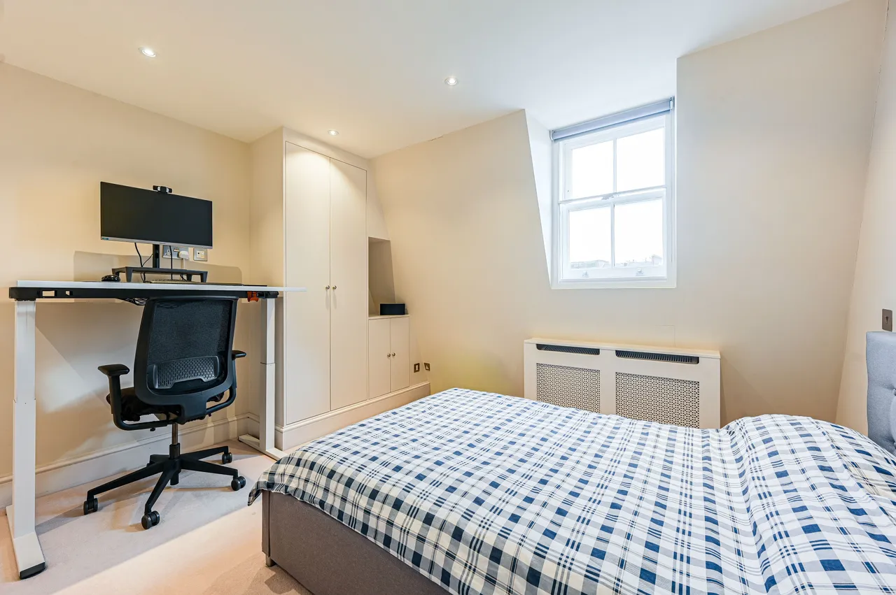Flat 5, 14 Hogarth Road, London, photo 8