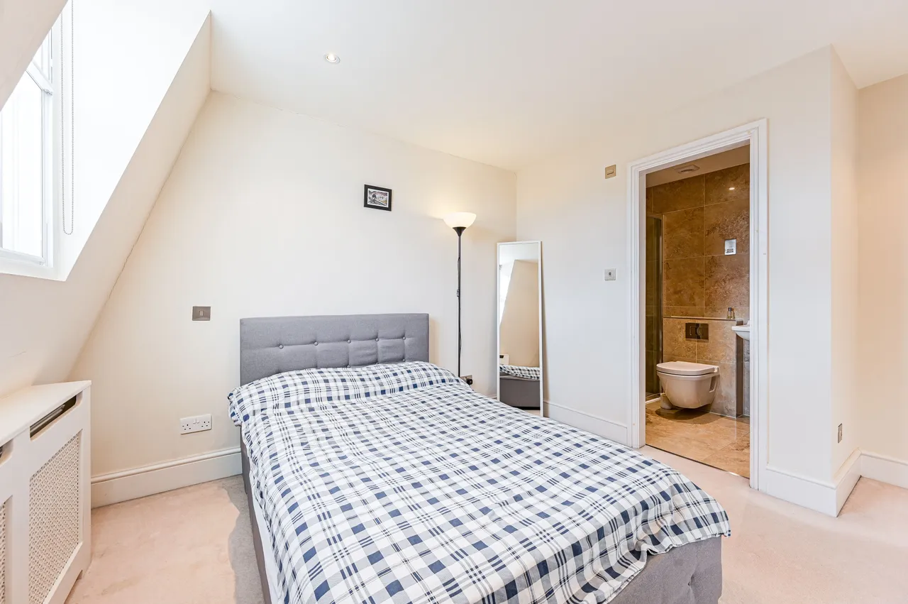 Flat 5, 14 Hogarth Road, London, photo 6