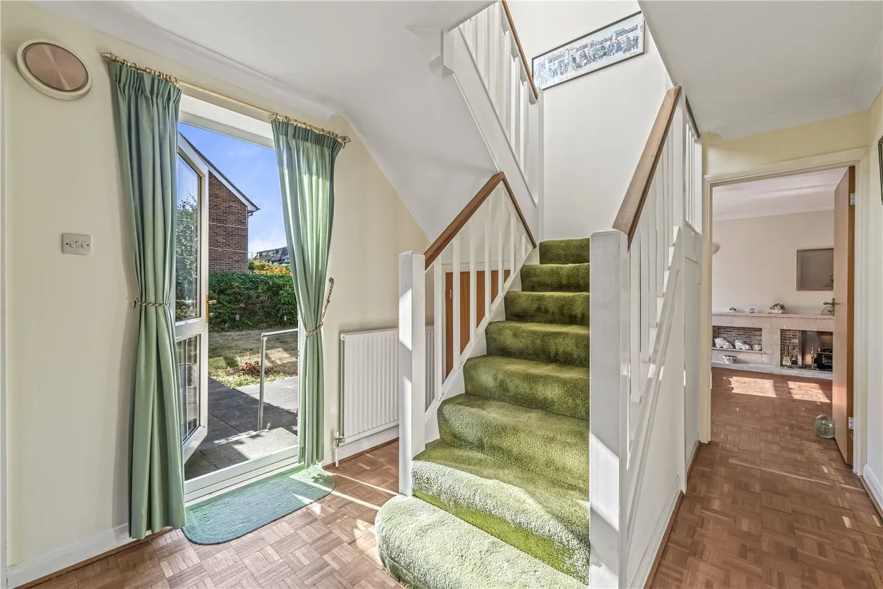 Meadows End, Sunbury, TW16 6SP, photo 5