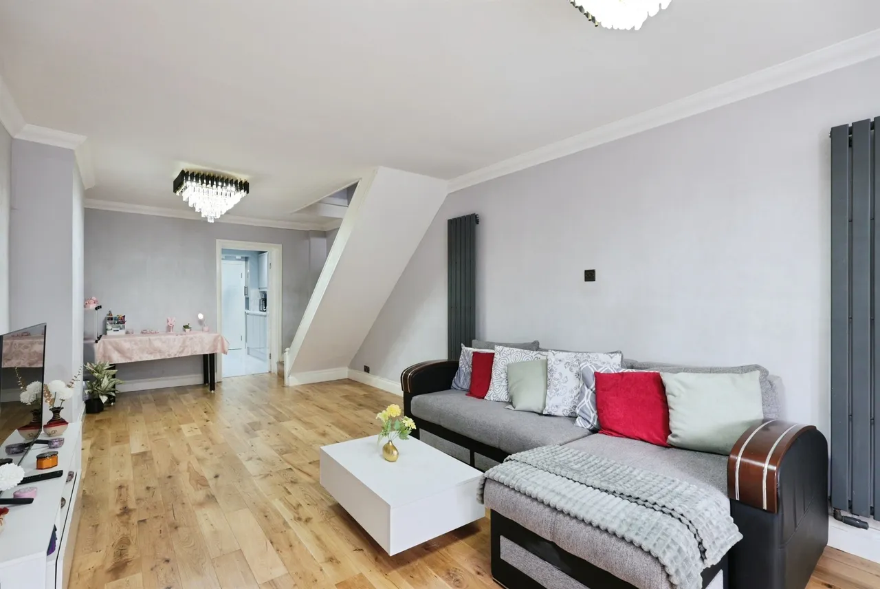St. Marys Road, Watford, WD18, photo 5