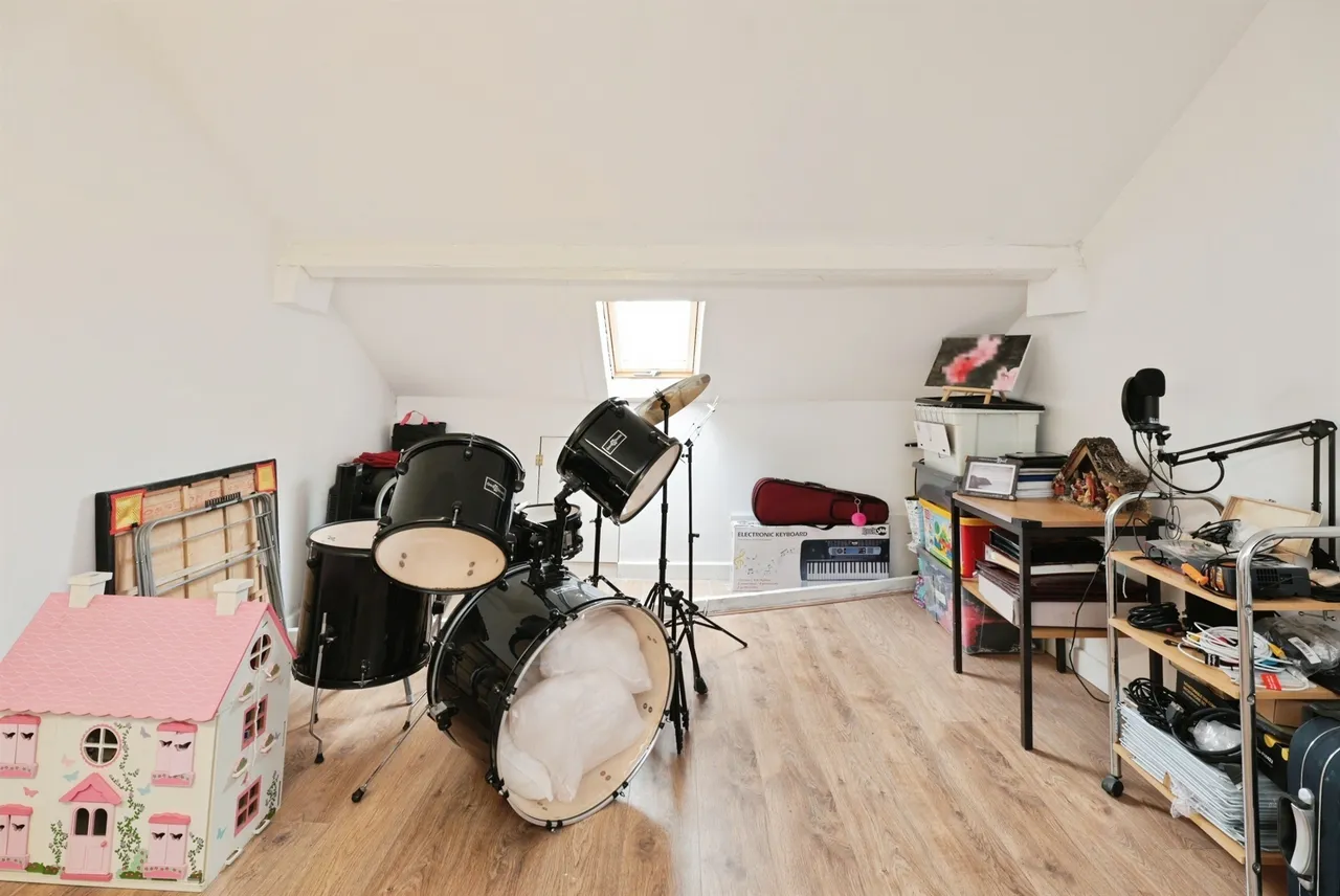 St. Marys Road, Watford, WD18, photo 14