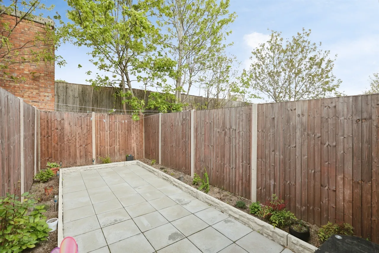 St. Marys Road, Watford, WD18, photo 15