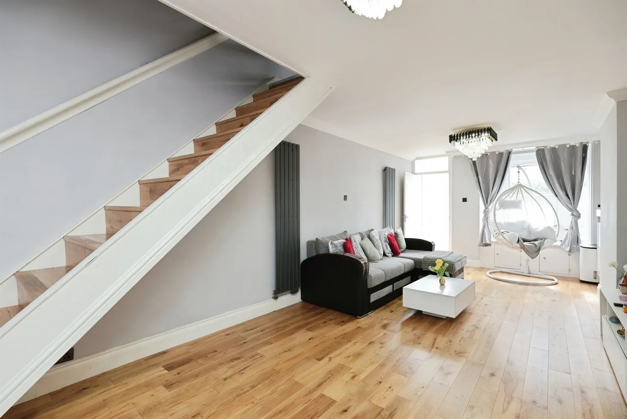 St. Marys Road, Watford, WD18, photo 6