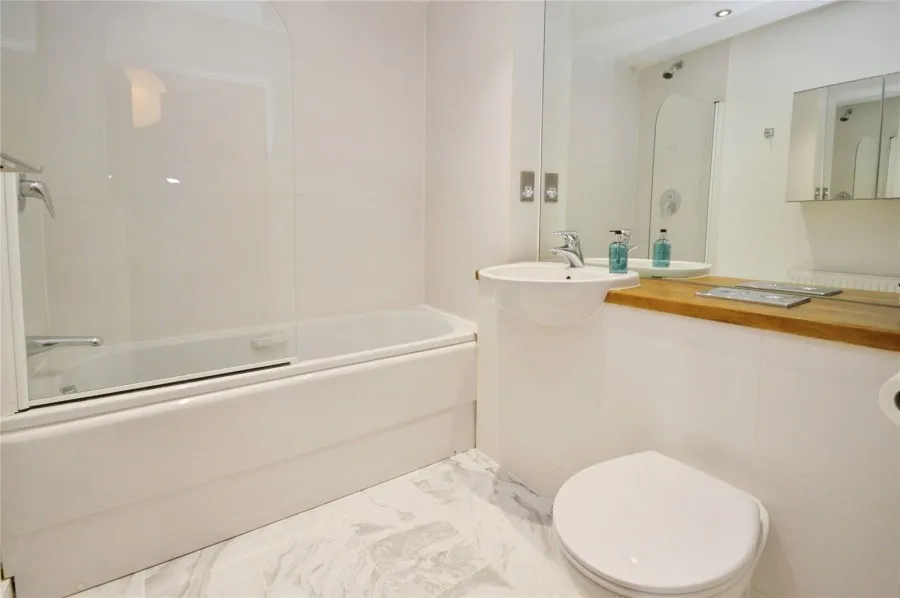 with 2 bedrooms in Stansted, CM24, photo 7