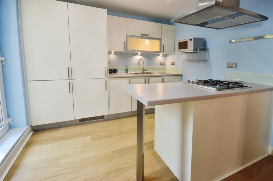 with 2 bedrooms in Stansted, CM24, photo 3
